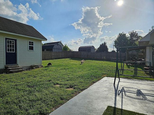 Photo of 102 Meadow Ct, Warner Robins, GA