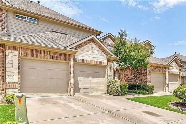 4105 Cobblestone Dr, Carrollton, TX