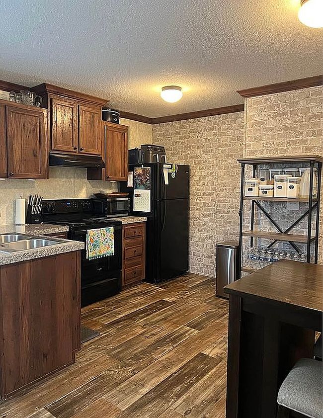 Image of 6782 Old Adel Rd