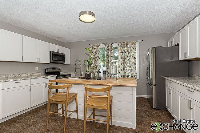Photo of 1230 37th St, Rock Island, IL