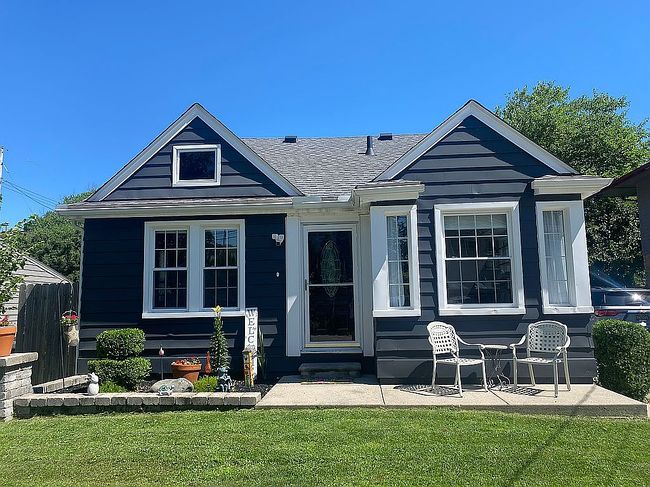Photo of 22511 Sunnydale St, Saint Clair Shores, MI