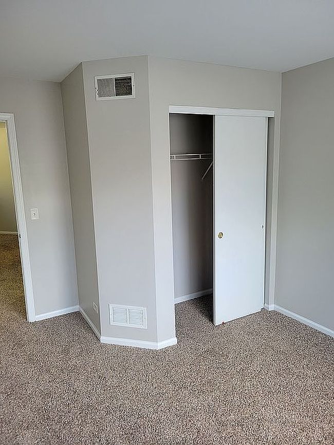 Photo of 2161 Gallant Fox Cir, Montgomery, IL