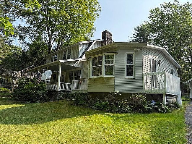 Photo of 319 Spruce Dr, Cresco, PA