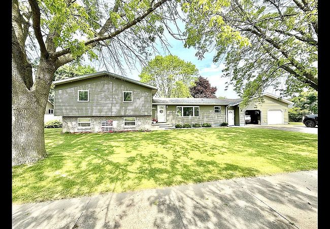 Photo of 1500 Lake Shore Dr, Escanaba, MI