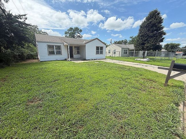 Photo of 2513 E 22nd St N, Wichita, KS