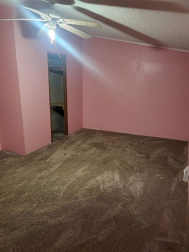 Photo of 6514 Amy Boyle Rd Ne, Brookfield, OH