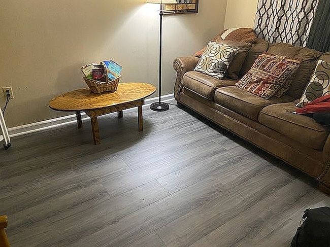 Image of 354 E Holly Dr #103