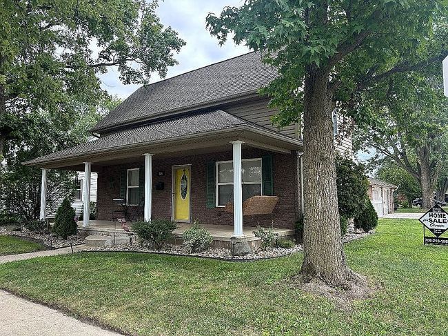 Photo of 525 W Jefferson St