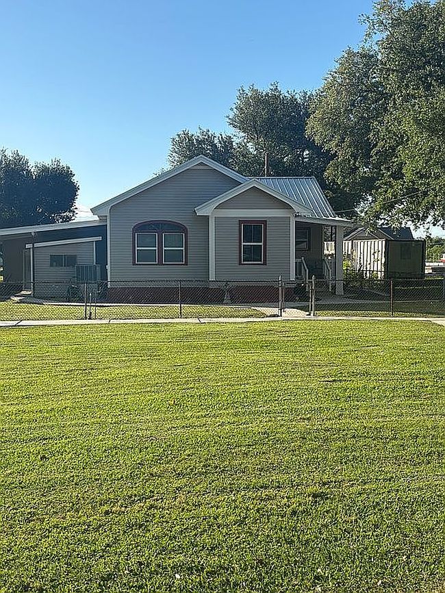 Photo of 114 Nicol Ln, Golden Meadow, LA