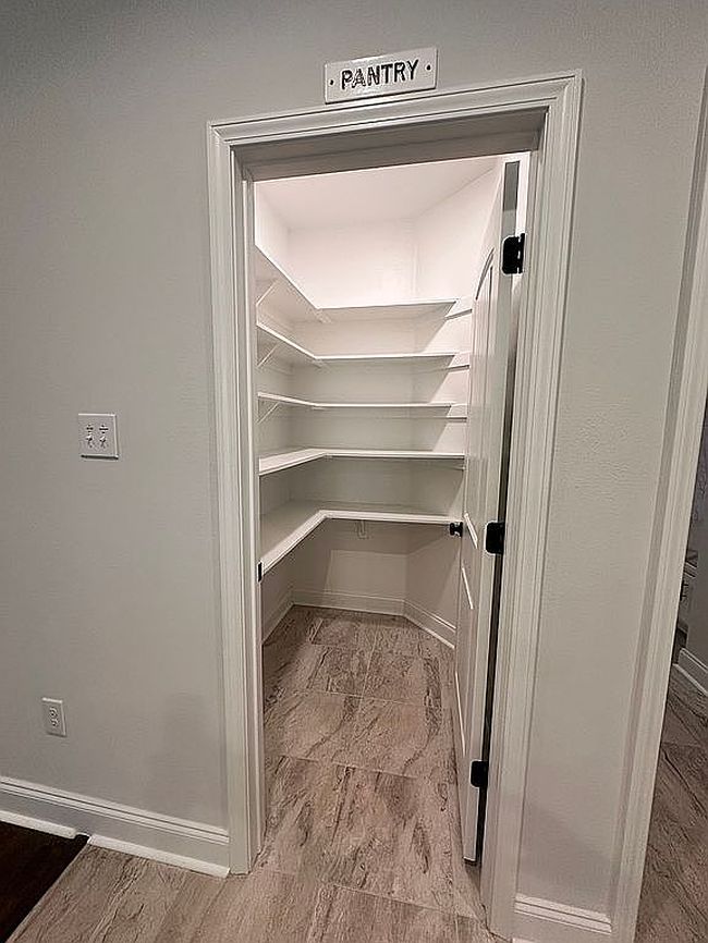 Additional photo 3 of property located at 1400 Surrey Loop