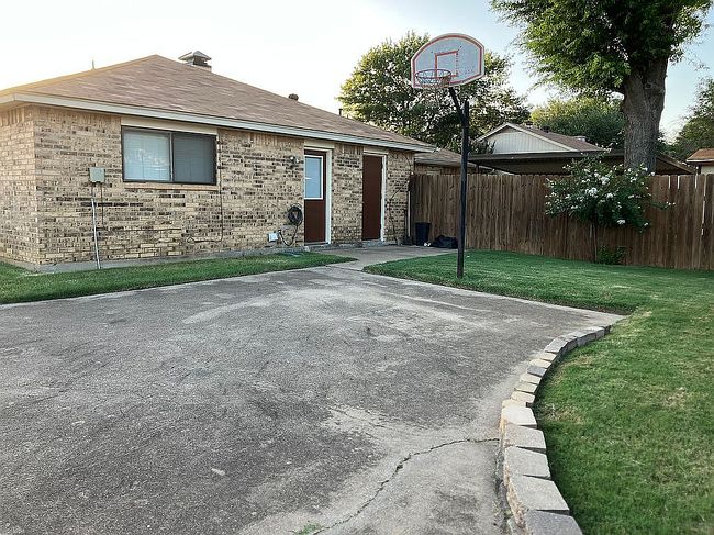 Photo of 3002 Clover Ln, Euless, TX