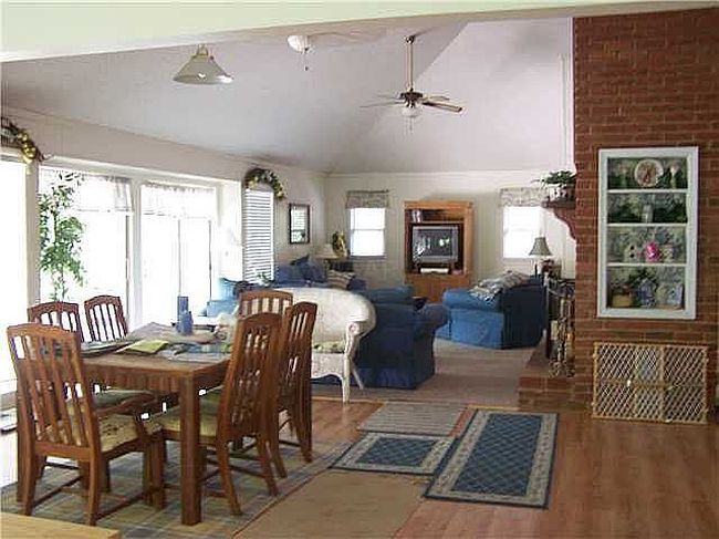 Photo of 380 Yellow Creek Ln, Counce, TN