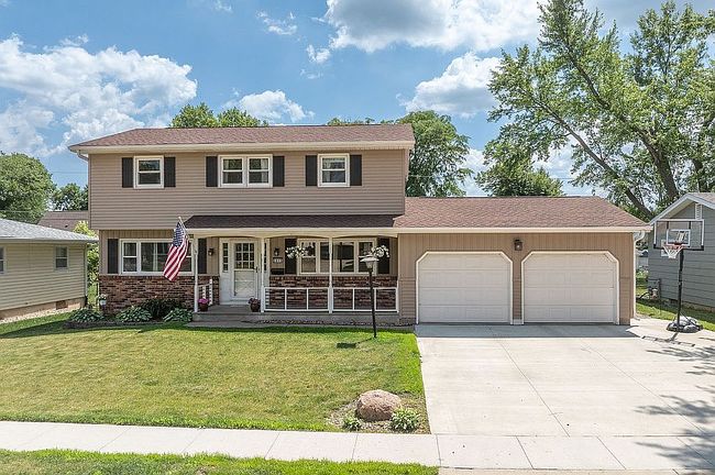 Photo of 2815 25th Ave, Marion, IA