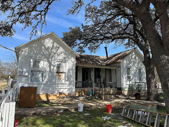 Photo of 543 Narrows Rd, Blanco, TX