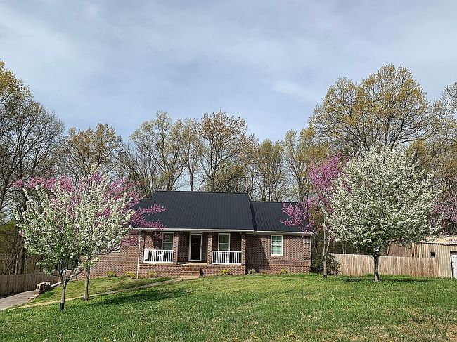 Photo of 539 Young Rd, Smiths Grove, KY