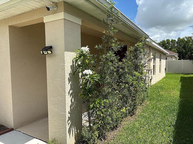 Photo of 5850 Nw Pine Trail Cir, Port Saint Lucie, FL