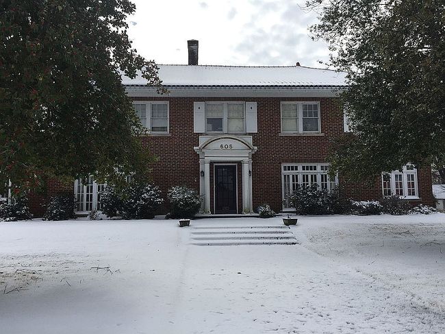 Preview of property located at 605 E Race Ave