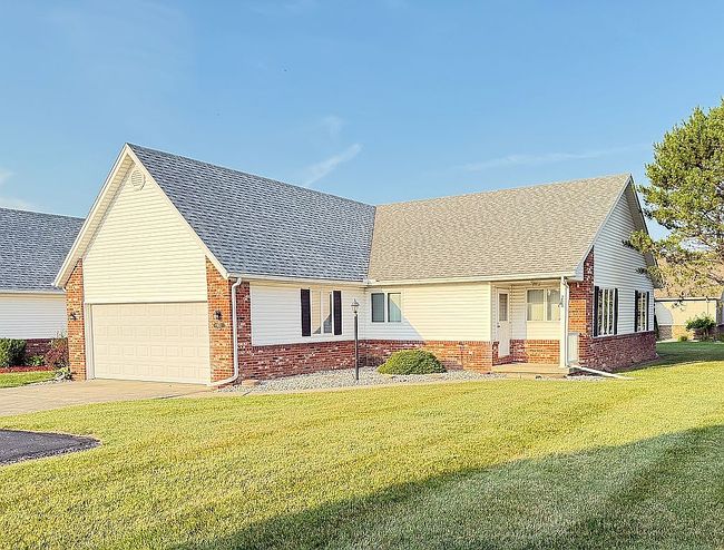 Photo of 853 S Lallendorf Rd, Oregon, OH