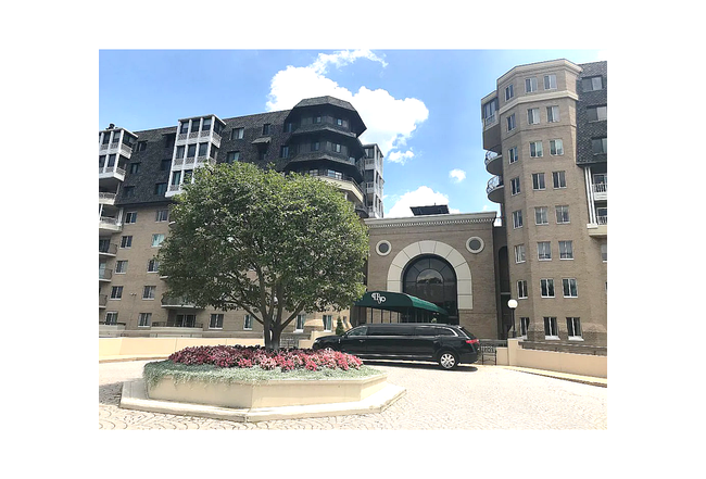 Image of 1250 S Washington St #515