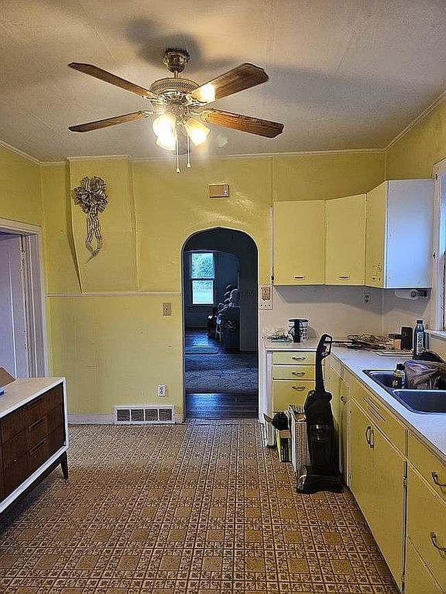 Photo of 225 Kiss St, Saginaw, MI