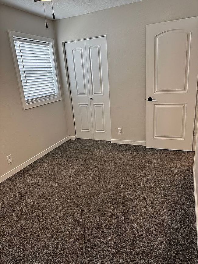 Photo of 60 Amber Ln, Iowa City, IA