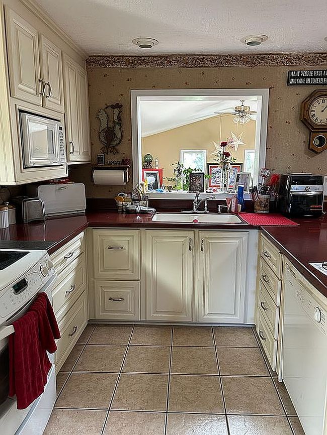 Image of 1060 Silver Falls Dr Ne