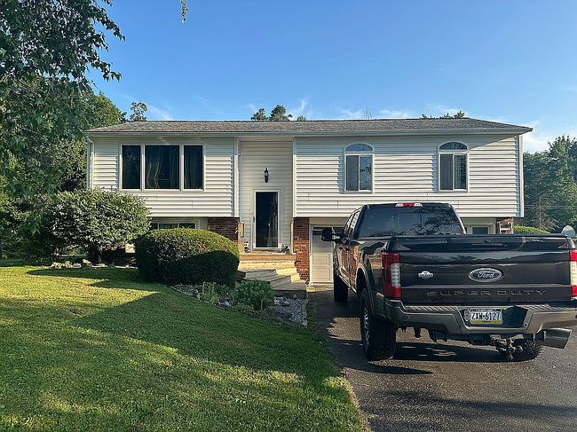 Photo of 12850 Raymond Dr, Meadville, PA