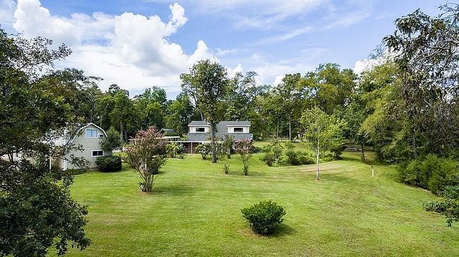 Image of 401 Crystal Creek Dr