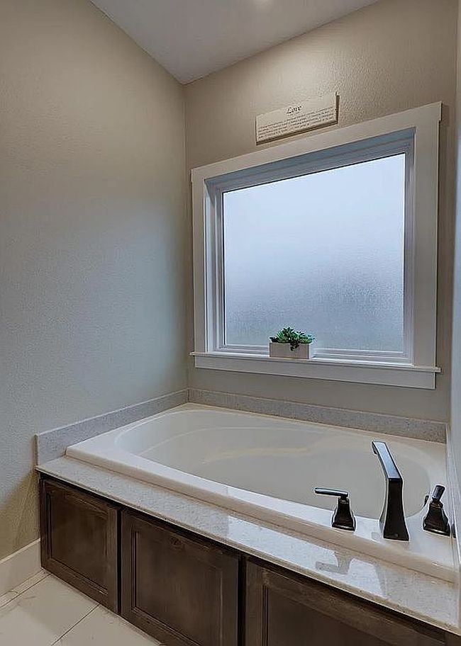 Image of 107 S Greystone Sq