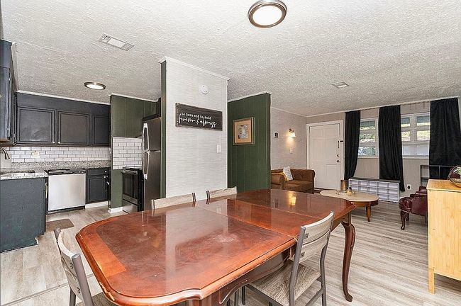 Additional photo 3 of property located at 624 Pine Ridge St