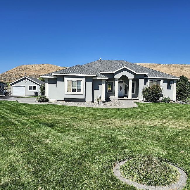 Photo of 78604 E Canyon Meadow Dr, Kennewick, WA