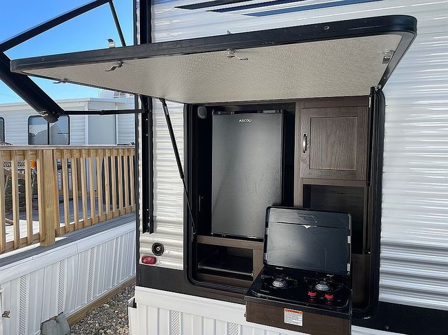 Image of 105 Block Dr