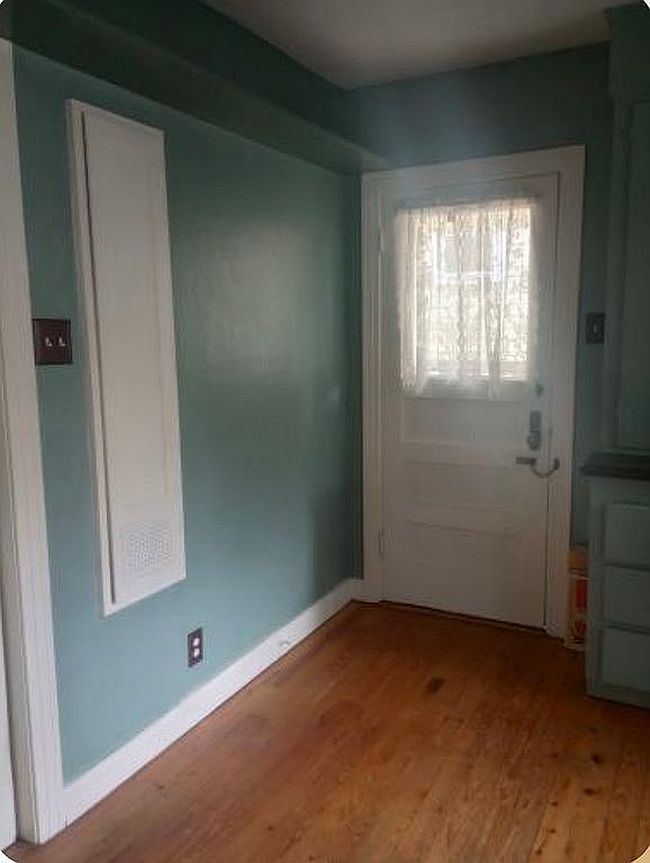 Preview of property located at 2660 Long St