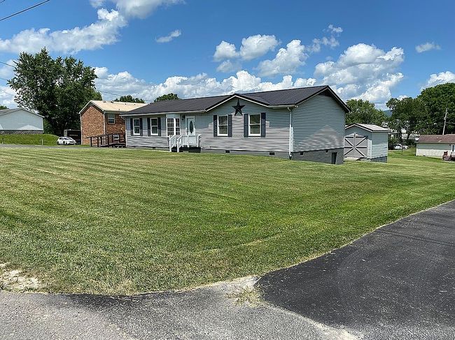 Photo of 268 Painter St, Tazewell, VA