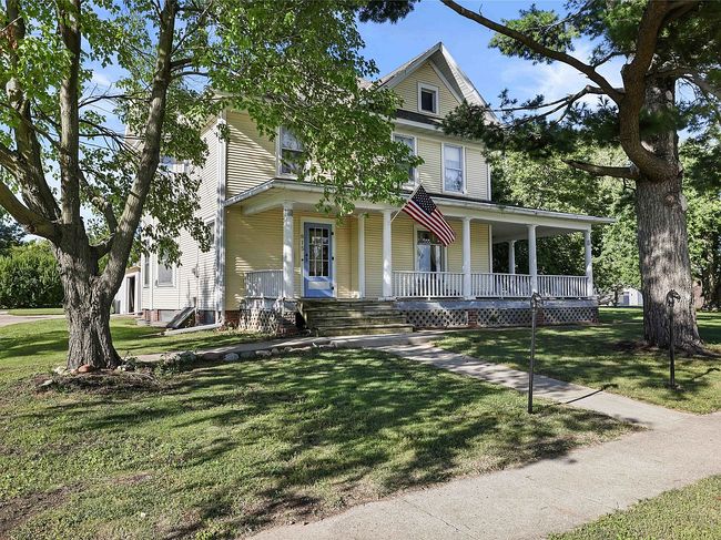 Preview of property located at 815 E 2nd St