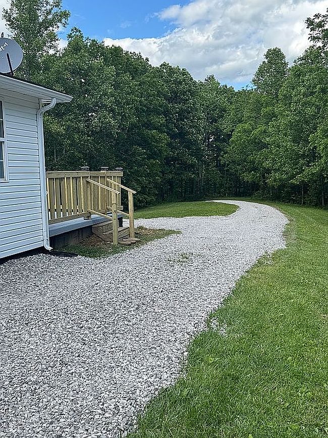Photo of 2255 S Tree Tower Rd, Sandgap, KY