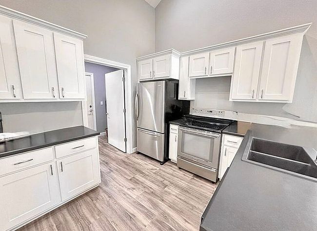 Photo of 205 E Golden Ave, El Dorado Springs, MO