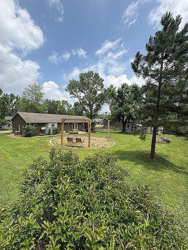Photo of 7633 Michael Ln, Newburgh, IN