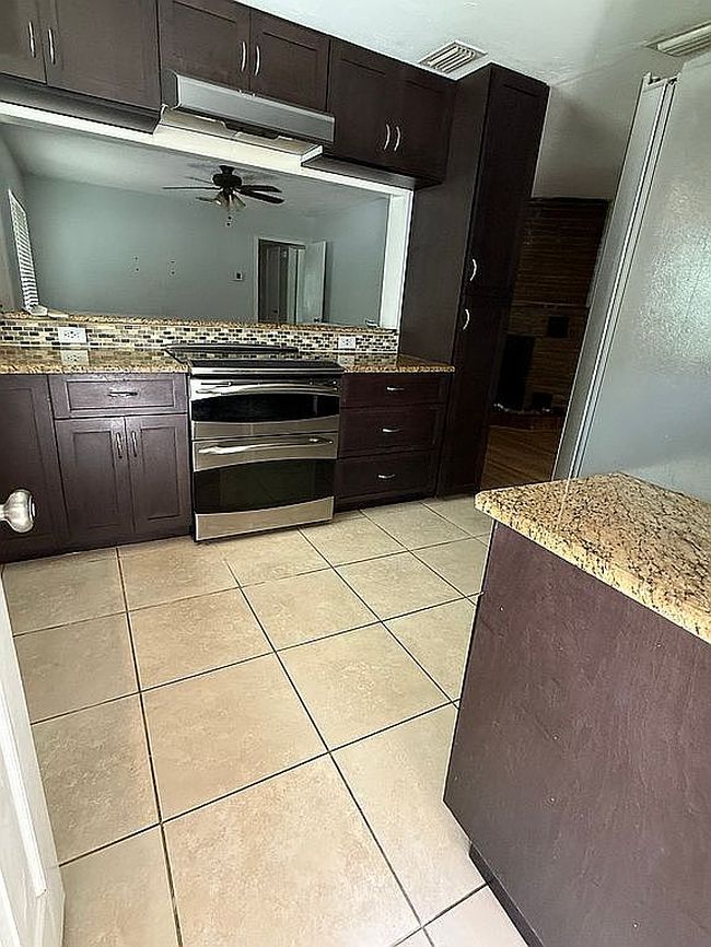 Photo of 4507 S Lois Ave, Tampa, FL