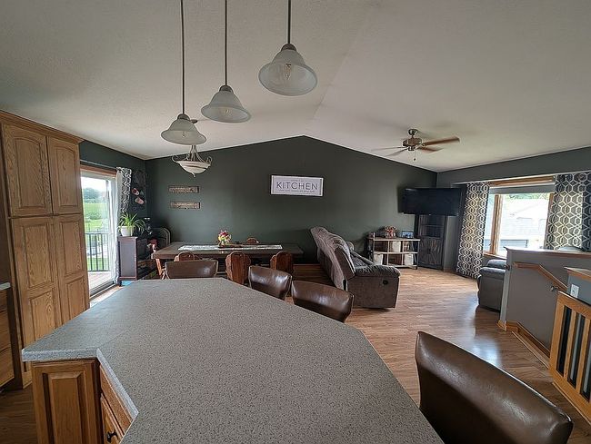 Photo of 615 5th St Ne, Plainview, MN