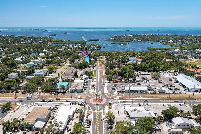 Photo of 832 Florida Ave, Palm Harbor, FL