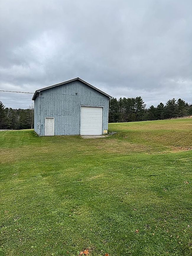 Photo of 4955 Pine Hill Rd, Newport, VT