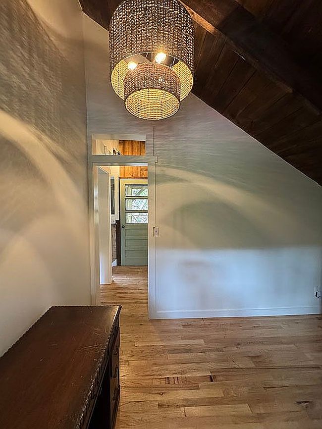Photo of 88 Mountain Farm Rd, Burnsville, NC