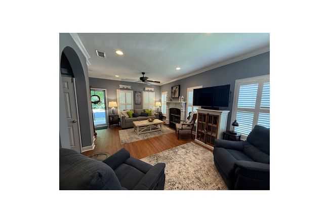 Photo of 5140 Charleston Blvd