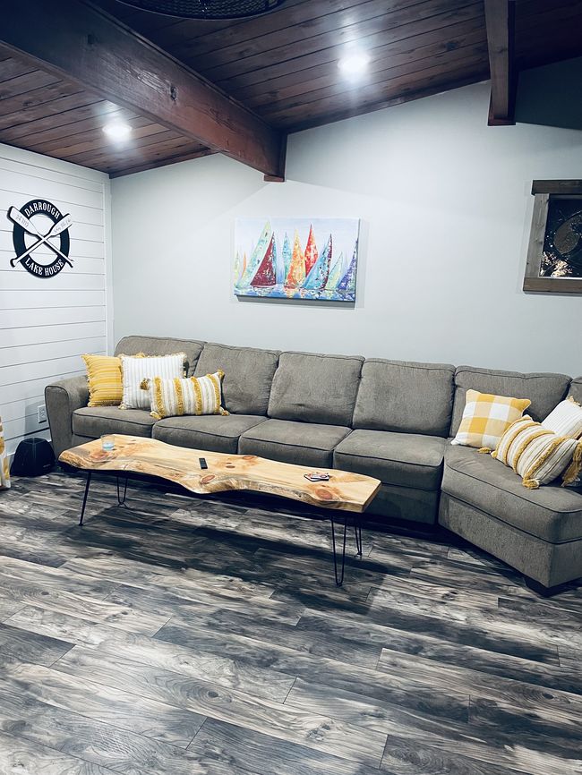 Image of 2255 Lakeshore Dr