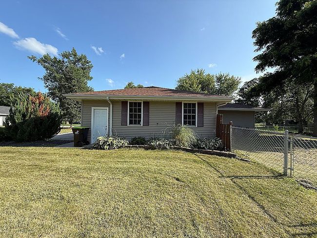 Photo of 104 Rice St, Meadville, MO