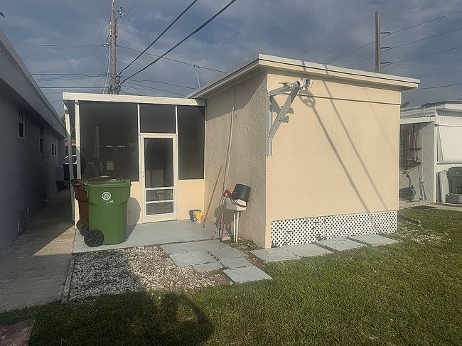 Photo of 425 E 33rd St, Hialeah, FL