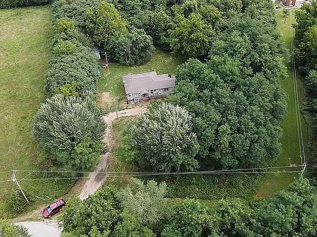 Photo of 1001 E Locust St, Stockton, MO