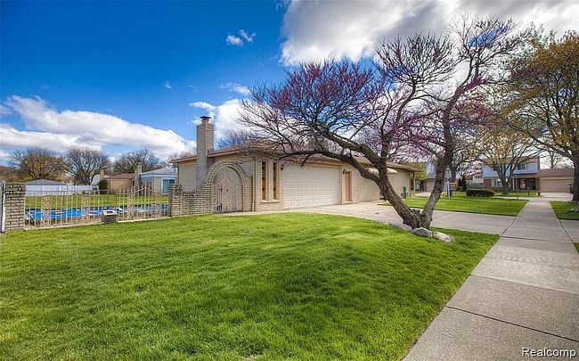 Additional photo 3 of property located at 3069 Wolverine Dr