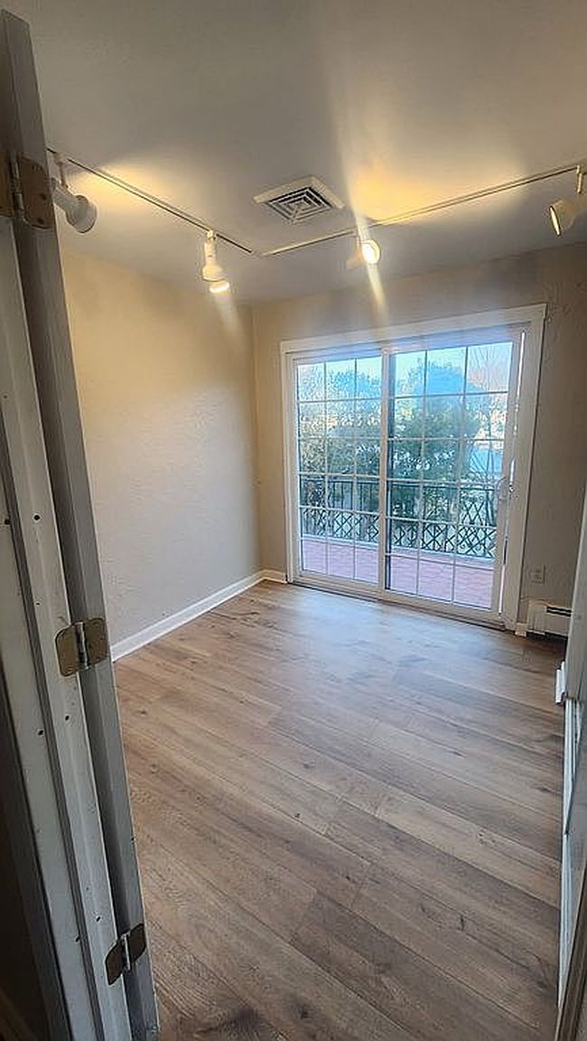 Image of 135 Franklin St